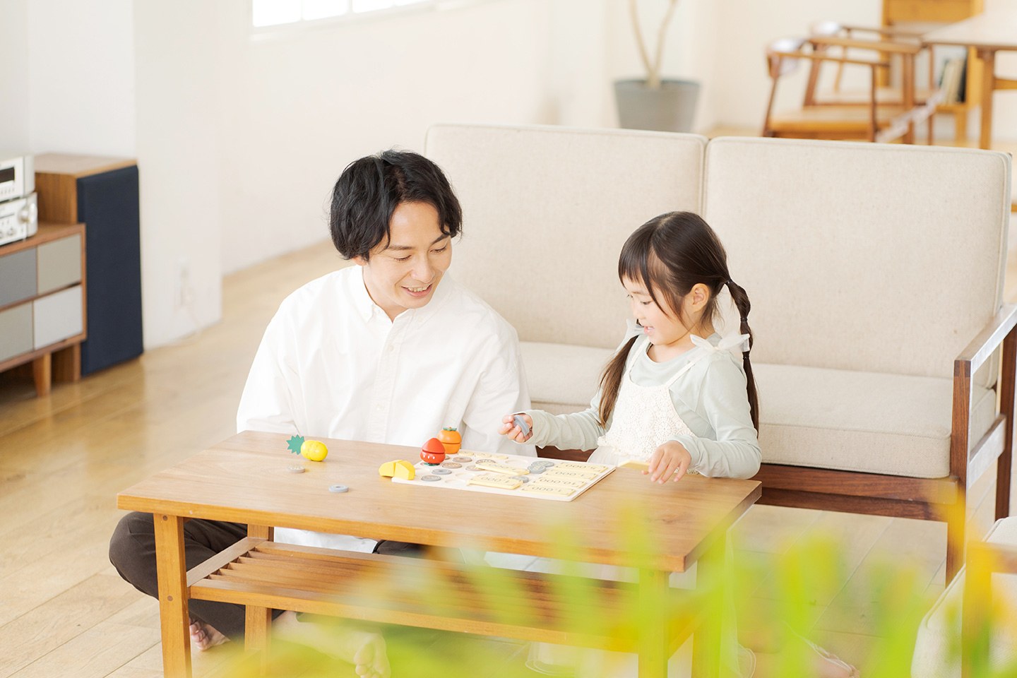 親子で学ぶ様子